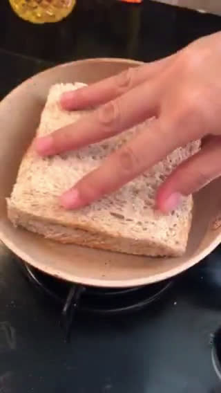 Foto langkah ke 5 dari resep Banana Sandwich Simple dan Mudah.