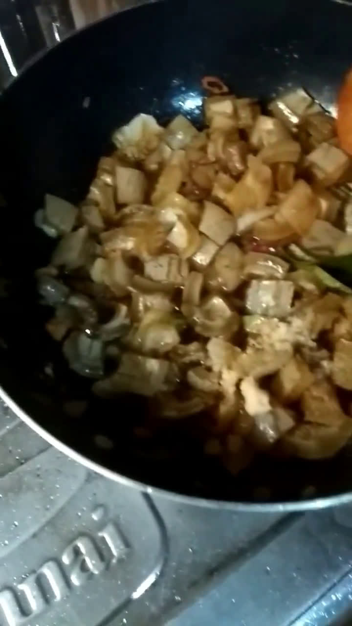 Foto langkah ke 4 dari resep Tumis cecek sapi simple sekali.