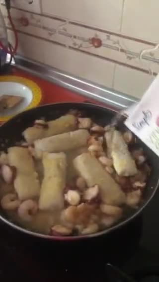 Foto del paso 6 de la receta: Merluza en salsa con pulpo y gambas