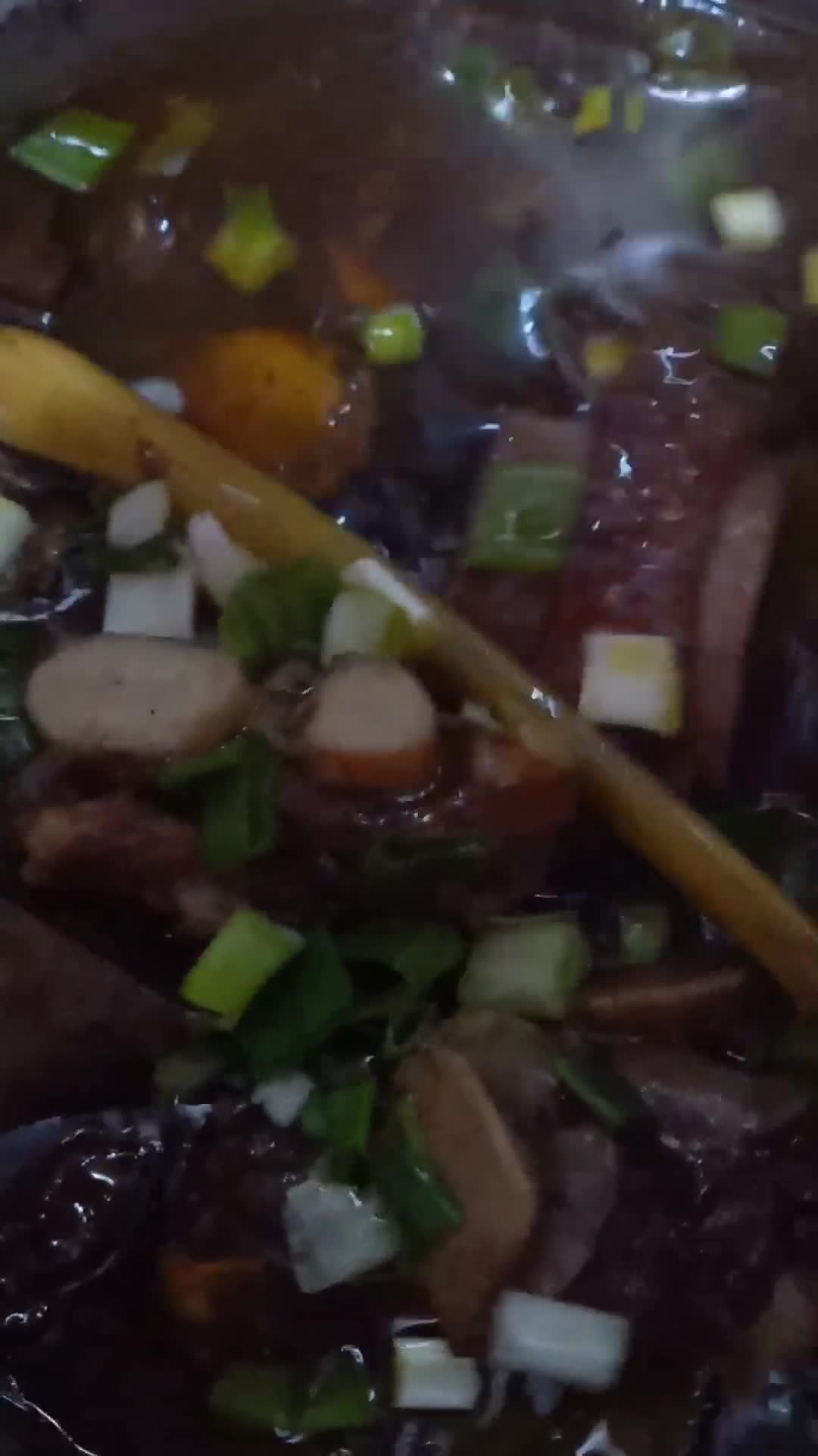 Foto langkah ke 3 dari resep Rawon Iga Sapi (pakai Tauge / Kecambah kacang hijau).