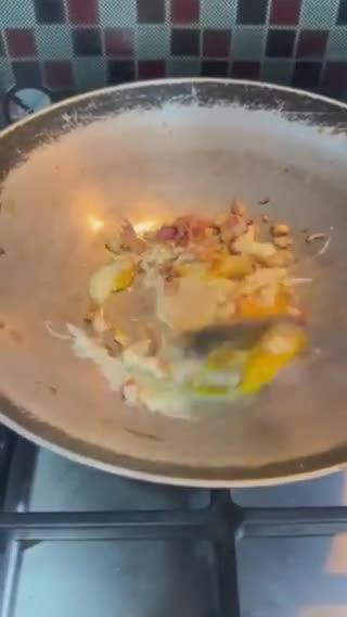 Foto langkah ke 1 dari resep Nasi Goreng Bawang Merah.