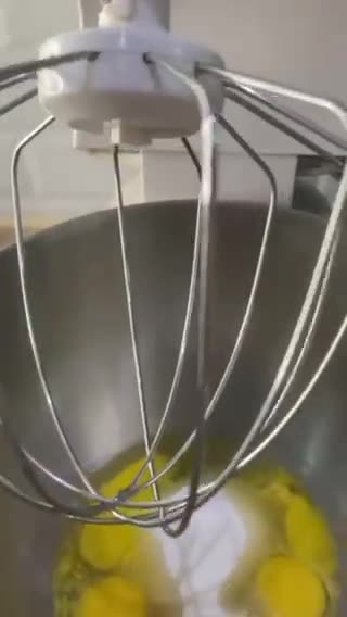صورة لخطوة 2 من وصفة كيكه عاديه