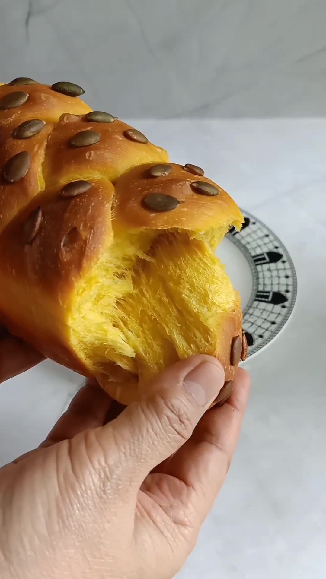 Foto langkah ke 8 dari resep Roti Kepang Kabocha.