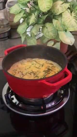 Gambar langkah 4 resipi Masak Lemak Pucuk Paku Ikan Talang Masin.