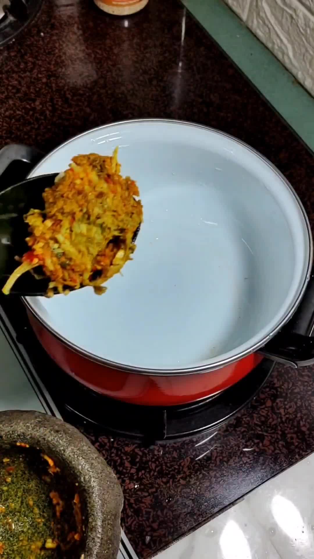Gambar langkah 3 resipi Pucuk Paku Masak Lemak Cili Api.