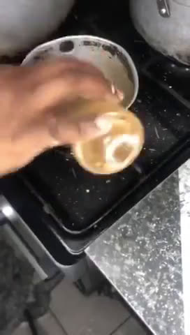 A picture of step 5 of Sticky sweet chicken wings.
