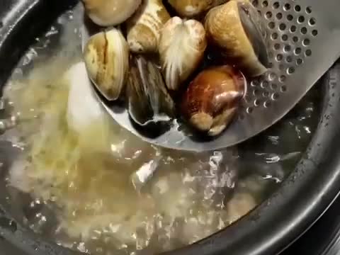 黑蒜頭の蛤蠣烏骨雞湯的食譜步驟4照片