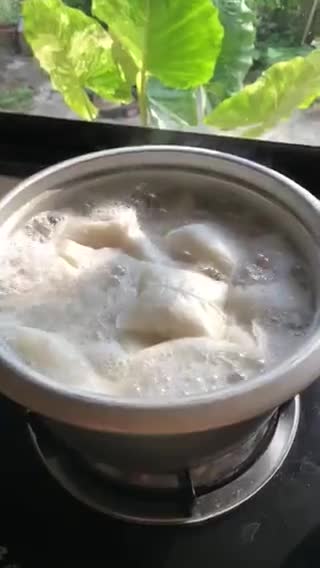 Gambar langkah 7 resipi Begedil Kentang untuk Soto.