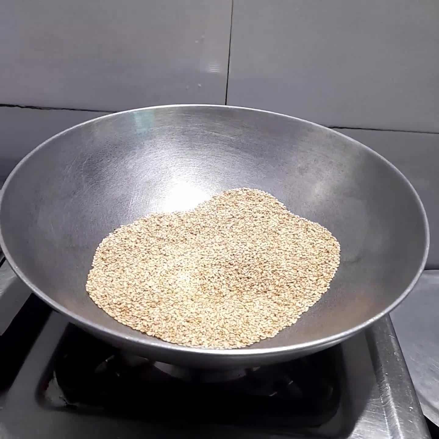 तिल मावा लड्डू रेसिपी चरण 1 फोटो