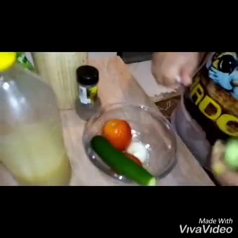 عکس مرحله 1 از دستور سالاد شیرازی 🍅🥒