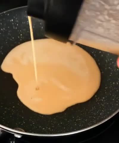 Foto del paso 2 de la receta: Crepes proteicos fit, 2 ingredientes