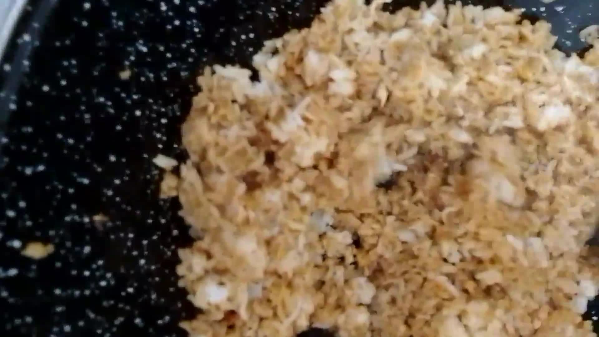 Foto langkah ke 2 dari resep Nasi goreng telur.