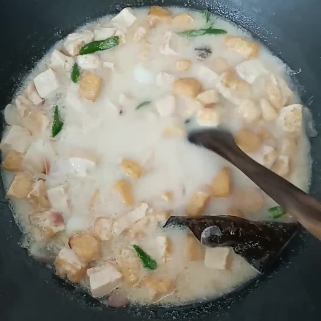 Foto langkah ke 4 dari resep Lodeh Tahu Telur Puyuh.