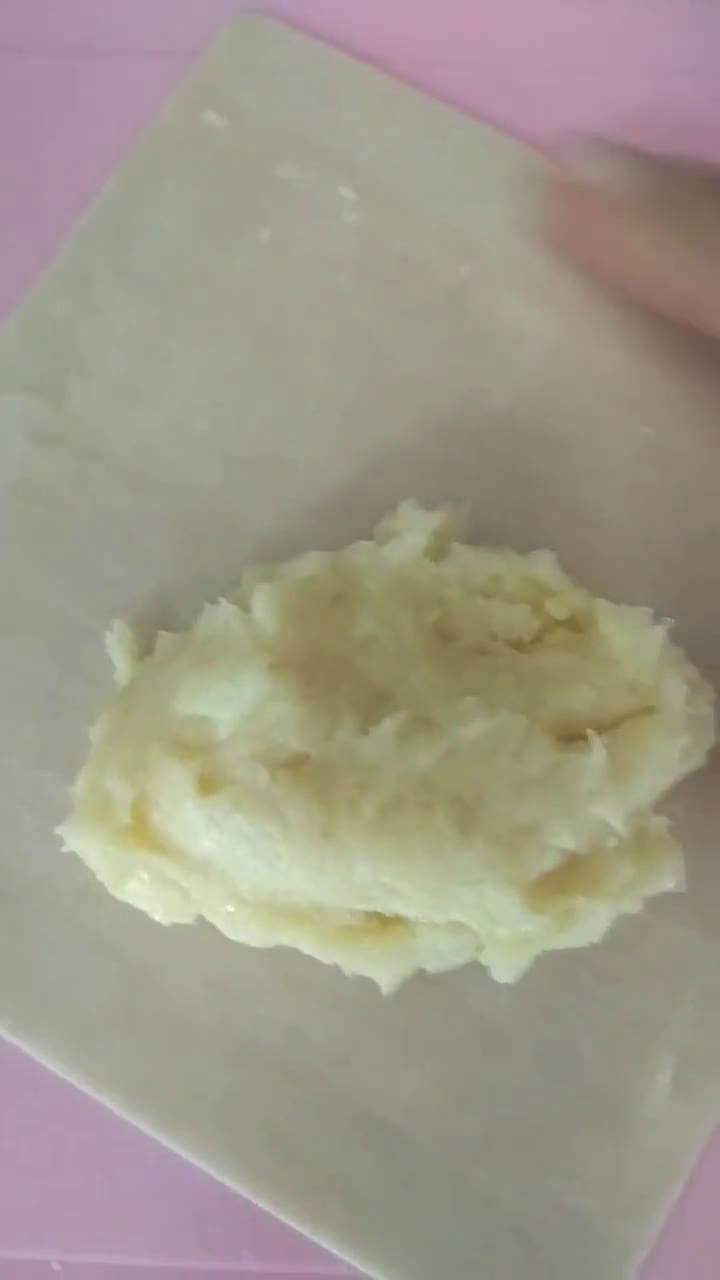 Foto langkah ke 2 dari resep Pangsit Tape Goreng.