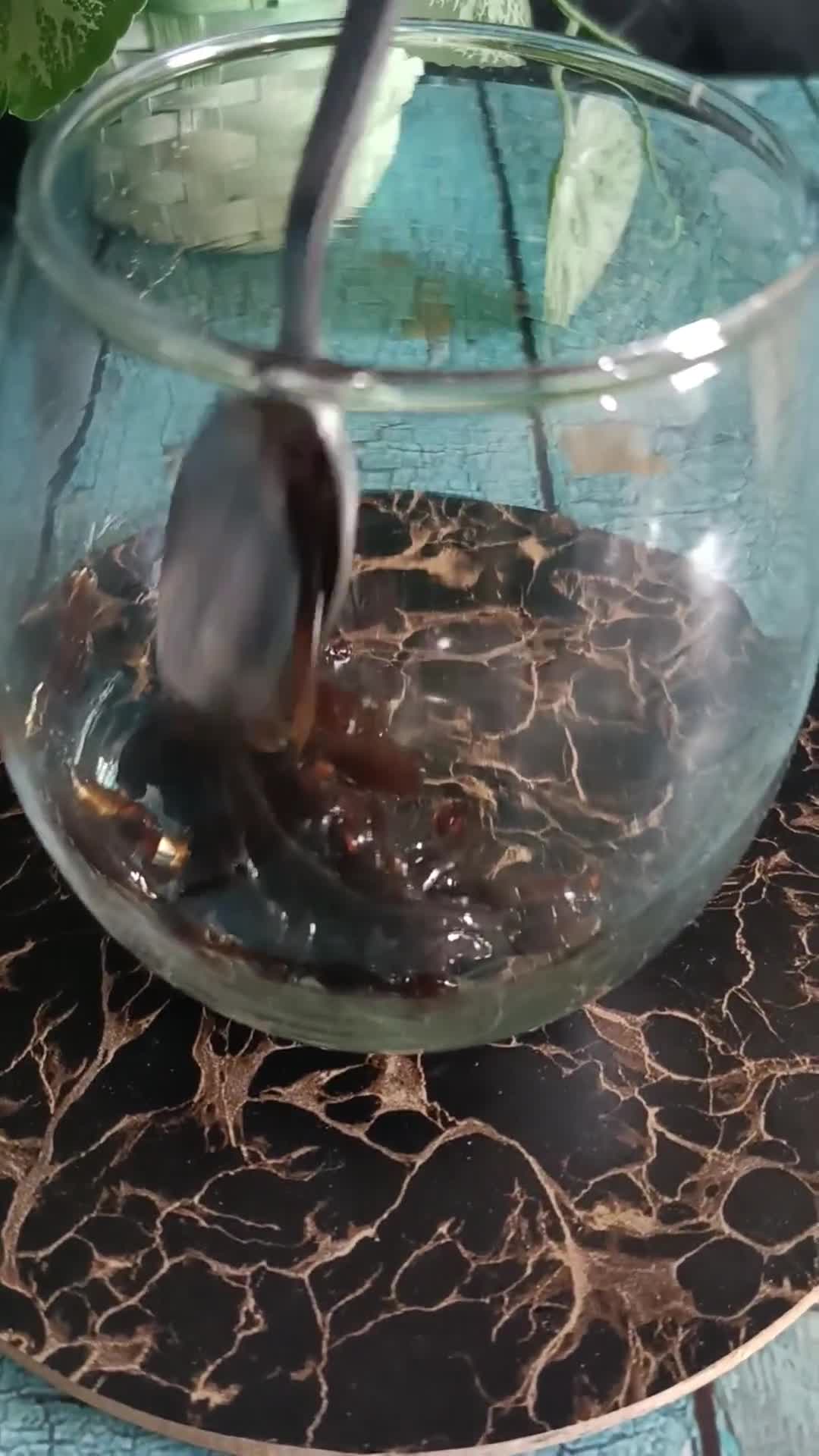 Gambar langkah 1 resipi Sparkling Water Sirap Bandung Cincau.