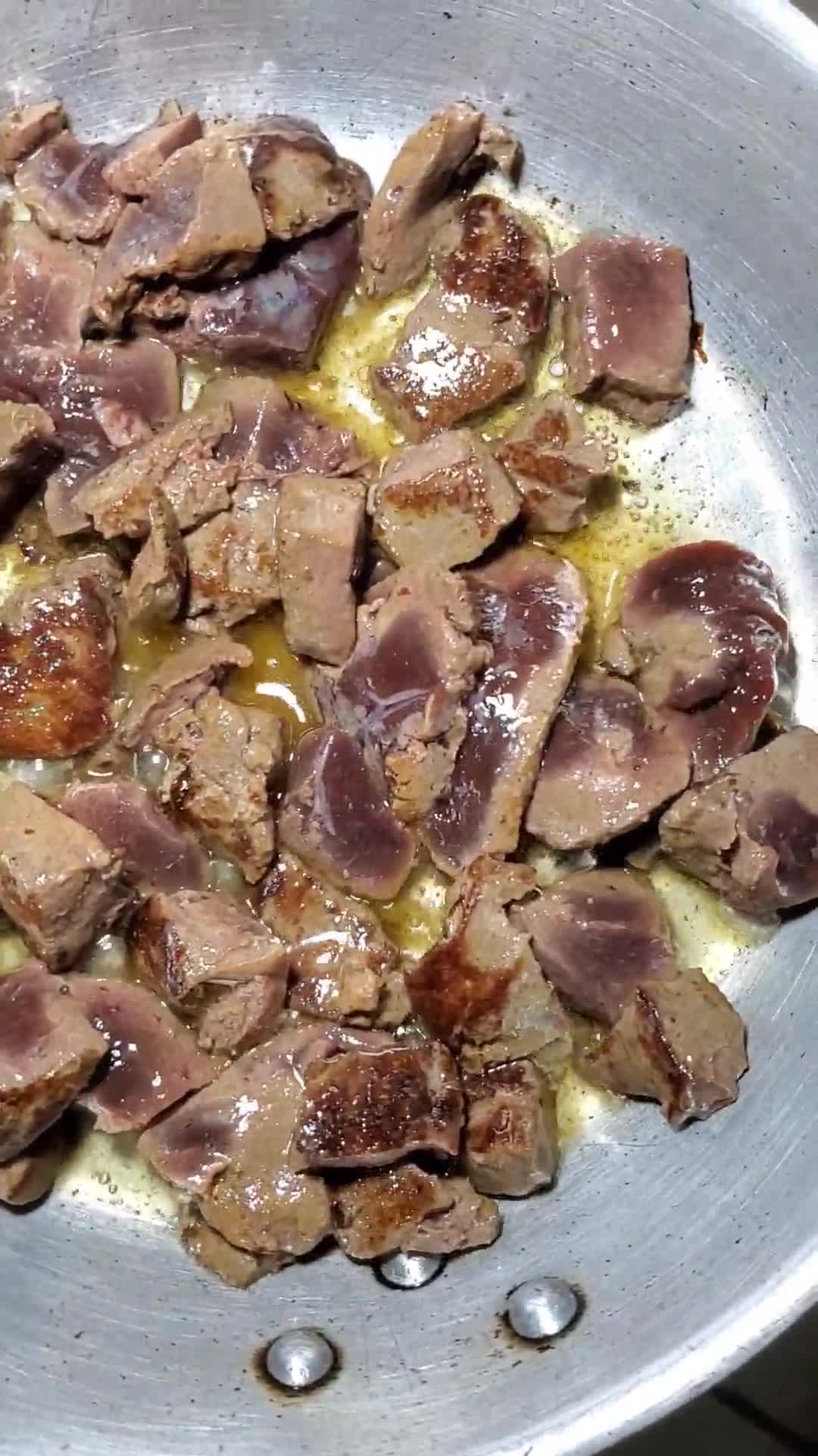 A picture of step 1 of Dry fry Maini.