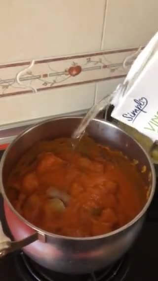 Foto del paso 7 de la receta: Aletría con alcachofas y costillejas