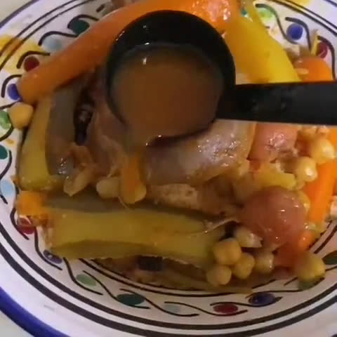 Une image de l'étape 13 de Couscous oranais la vraie recette🥩🍗🥕🌶️🥒🍆.