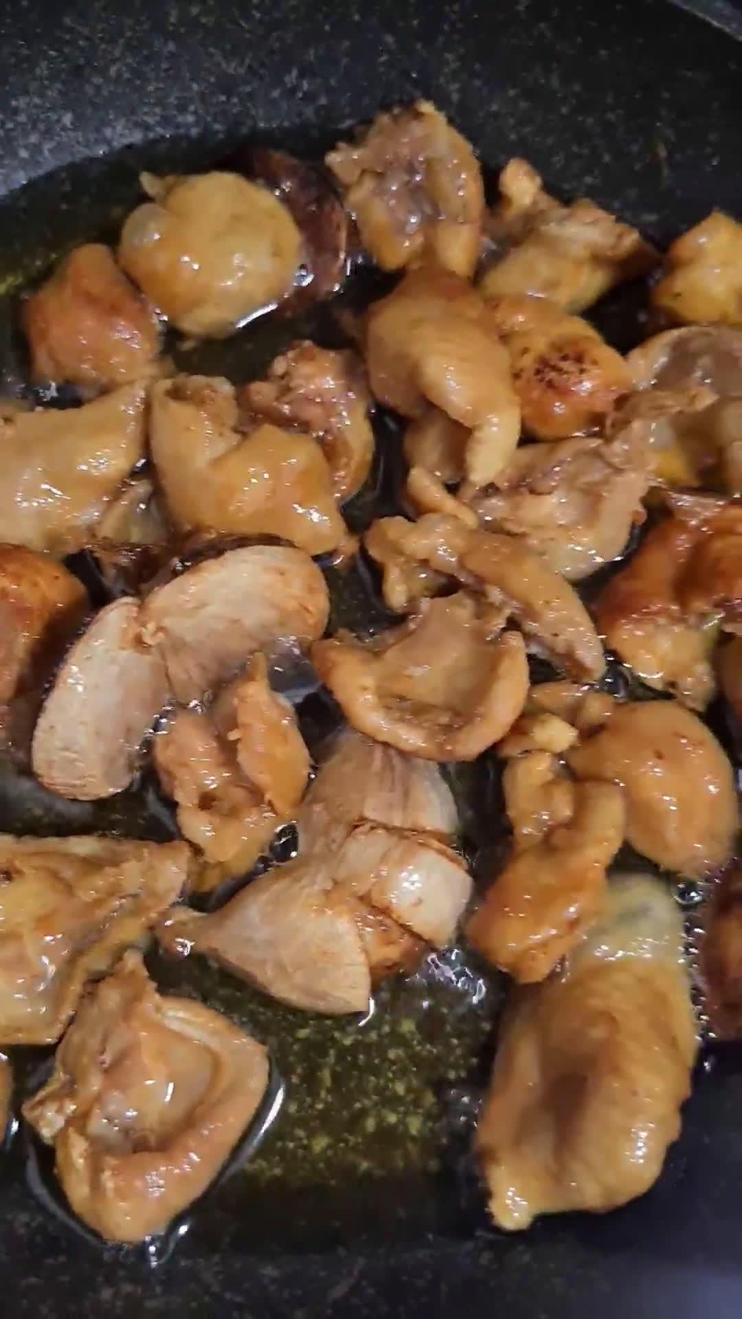 Foto langkah ke 2 dari resep Minyak ayam enak dan gurih (2 bahan aja).