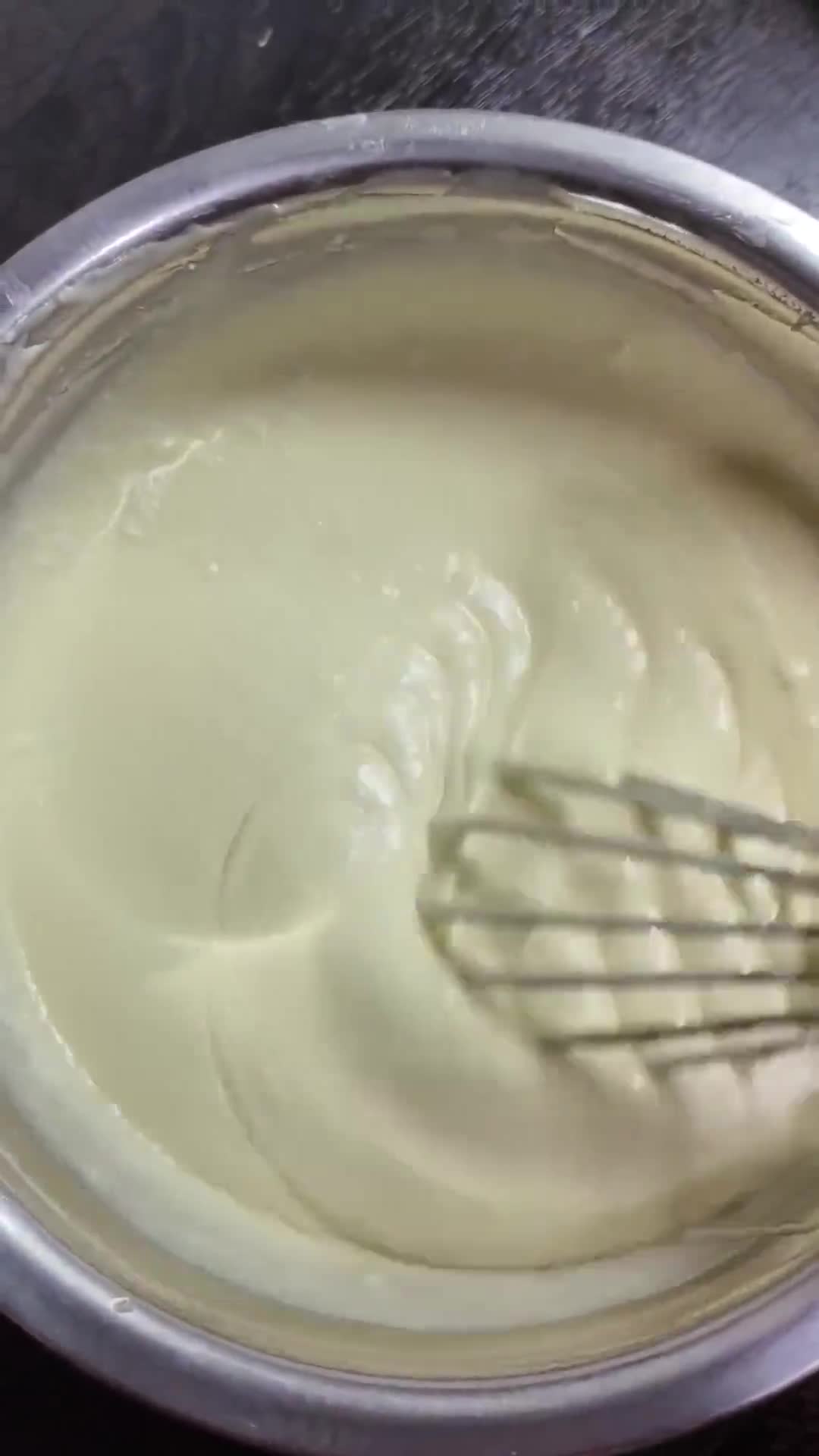 Foto langkah ke 2 dari resep Burnt Basque Cheesecake.