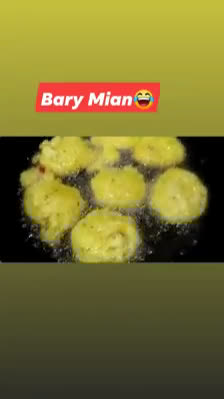 A picture of step 3 of Moong Dal Bary/Bhally💚💛😋.