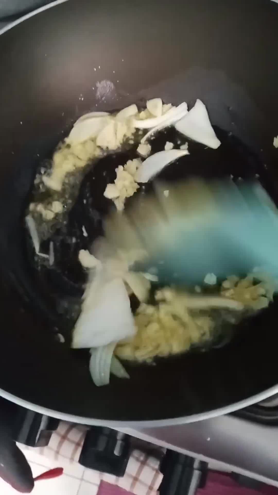 Foto langkah ke 1 dari resep Fettuccine Kwetiau Bakso ala Solaria.