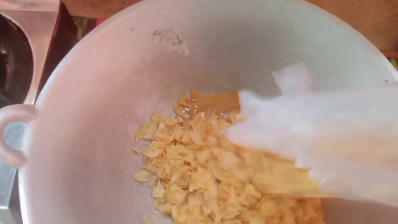 Gambar langkah 4 resipi Cornflakes madu ketagih!.