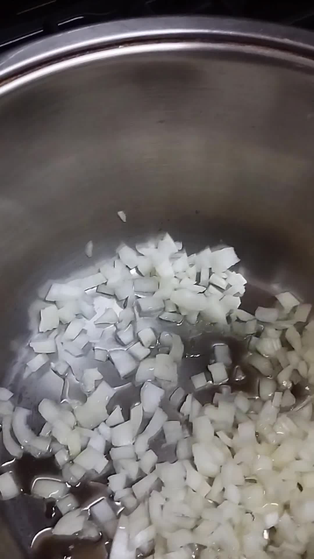 صورة لخطوة 3 من وصفة دجاج البيري بيري مع الارز 🌶️🫑🧅