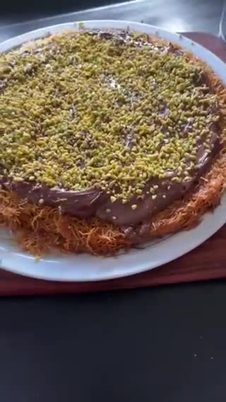 صورة لخطوة 3 من وصفة كنافة بالشوكولا طعم هبال 😋😋👍🏻