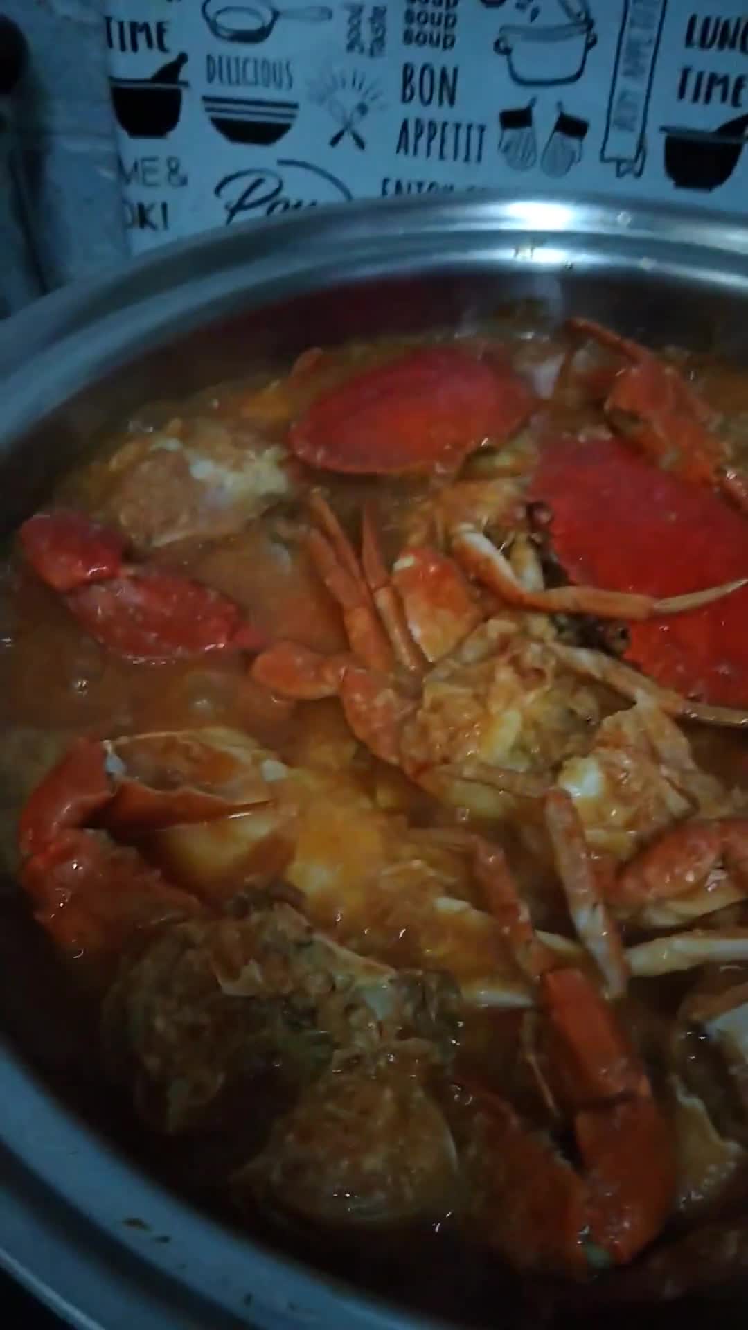 Gambar langkah 3 resipi Ketam telur bercili.