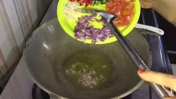 Foto langkah ke 1 dari resep Sambal Udang Pelangi.
