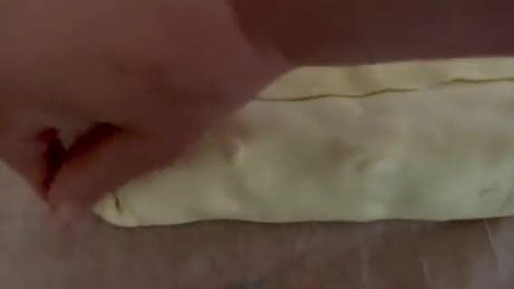 Foto del passaggio 3 della ricetta Ciambella di sfoglia sfiziosa farcita con tonno patate e cavolfiore