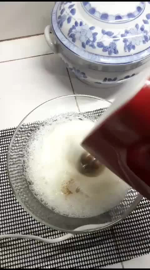 Foto langkah ke 7 dari resep Oenbitjkoek Chiffon Cake.