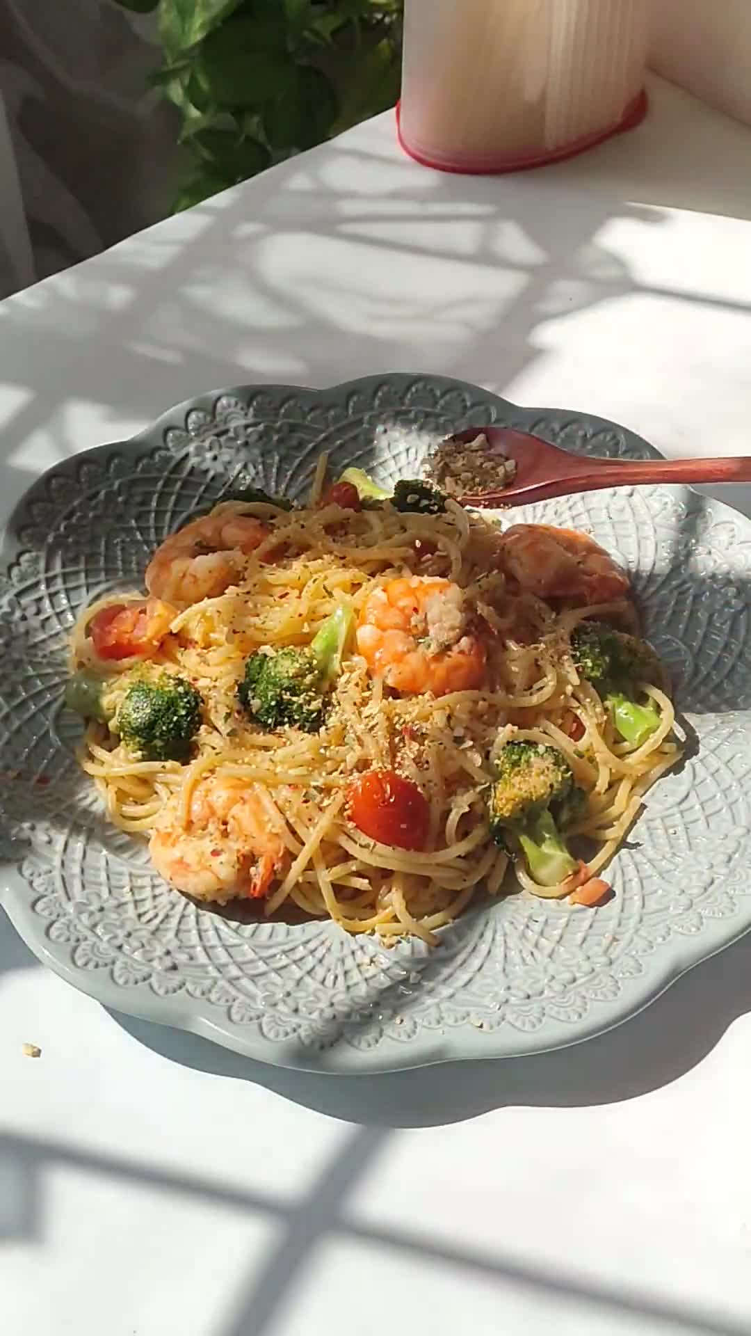 Gambar langkah 8 resipi Pasta Aglio Olio.