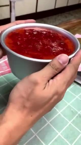 6吋草莓飛燕煉乳慕斯蛋糕的食譜步驟6照片