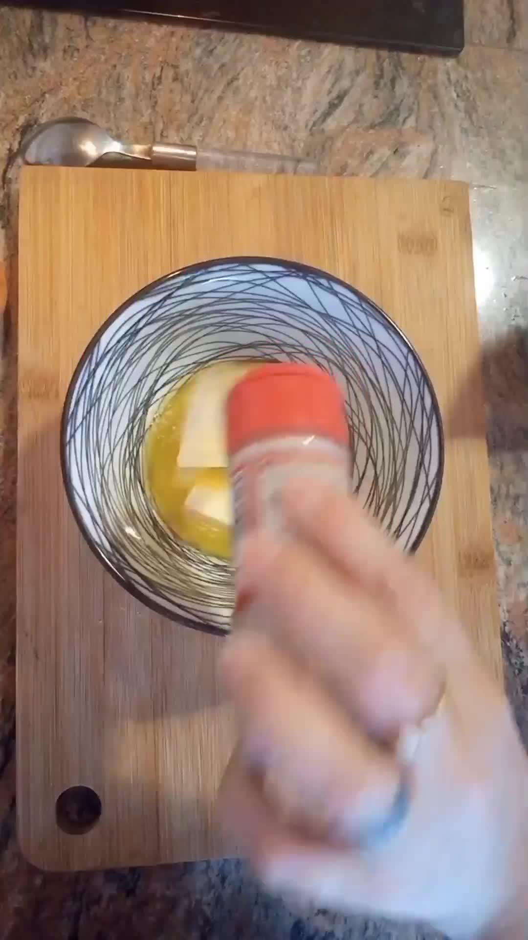 Foto del paso 1 de la receta: Pollo sentado en cerveza 🍺