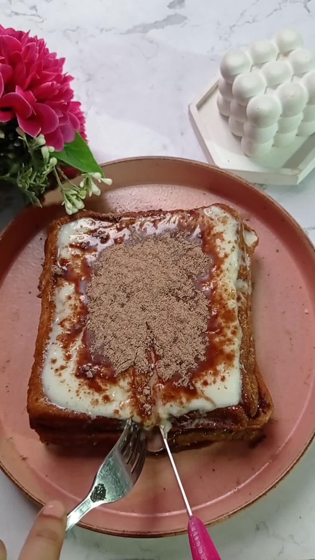 Foto langkah ke 7 dari resep Choco Lava Toast.