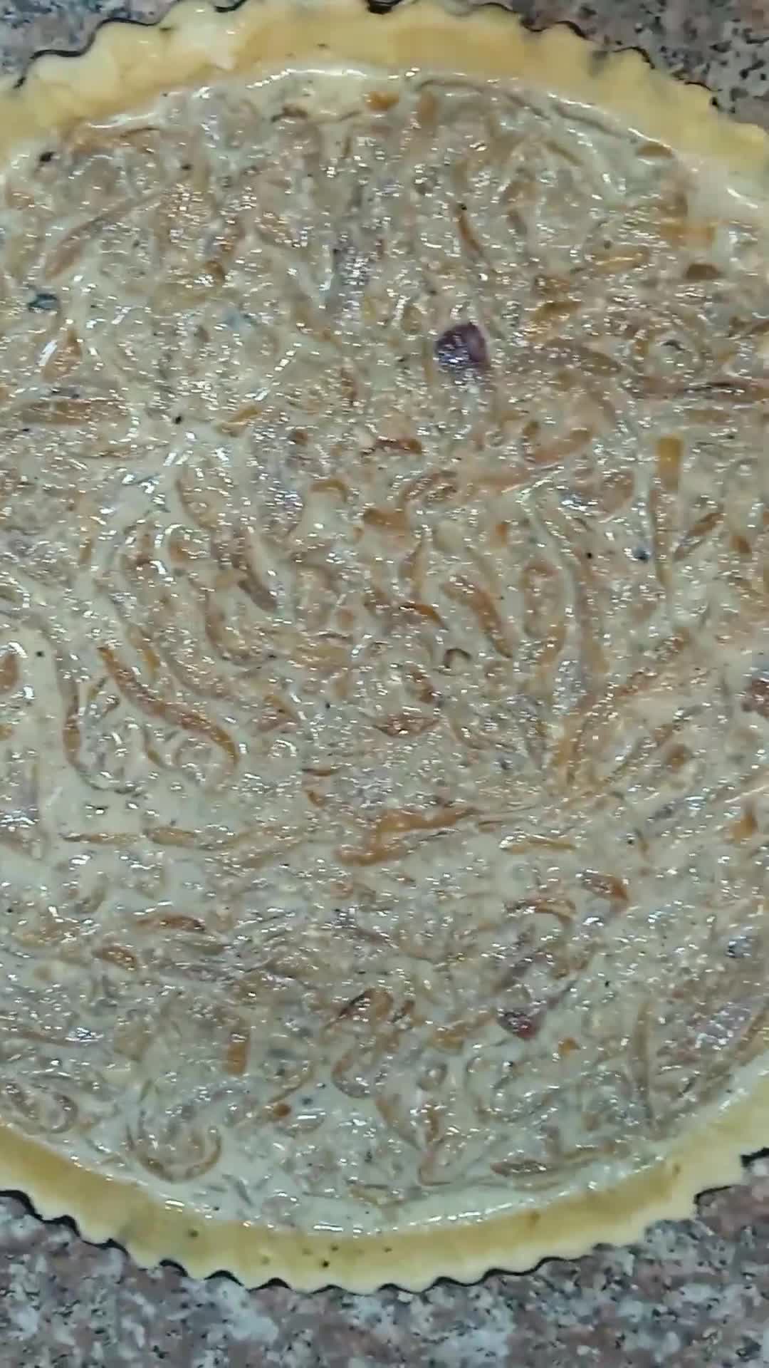 Une image de l'étape 11 de Quiche aux oignons mauves 🧅🧅🧅🧅.