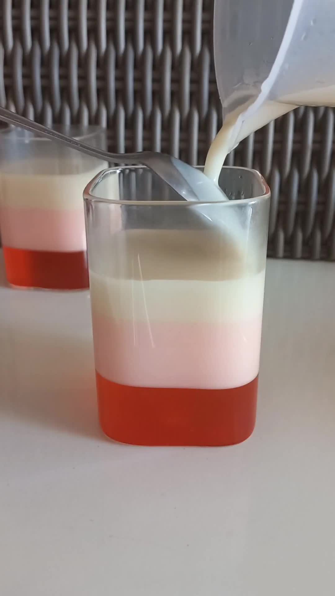 Foto langkah ke 3 dari resep Puding White Choco.