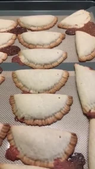 A picture of step 5 of Empanadas with Cola.