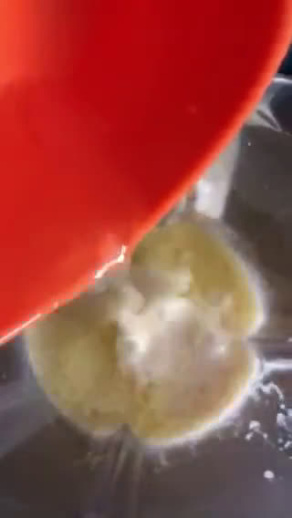 Gambar langkah 2 resipi Roti Jala Rose.