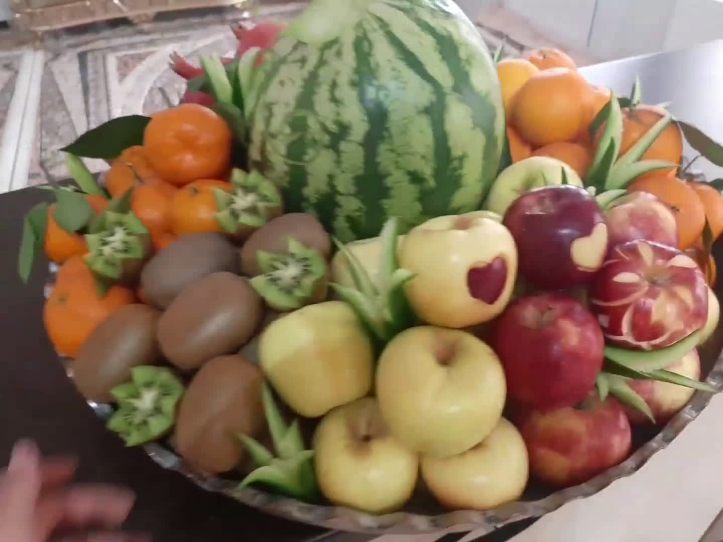 عکس مرحله 5 از دستور سینی میوه یلدایی عروس (Fruit decoration)🥰