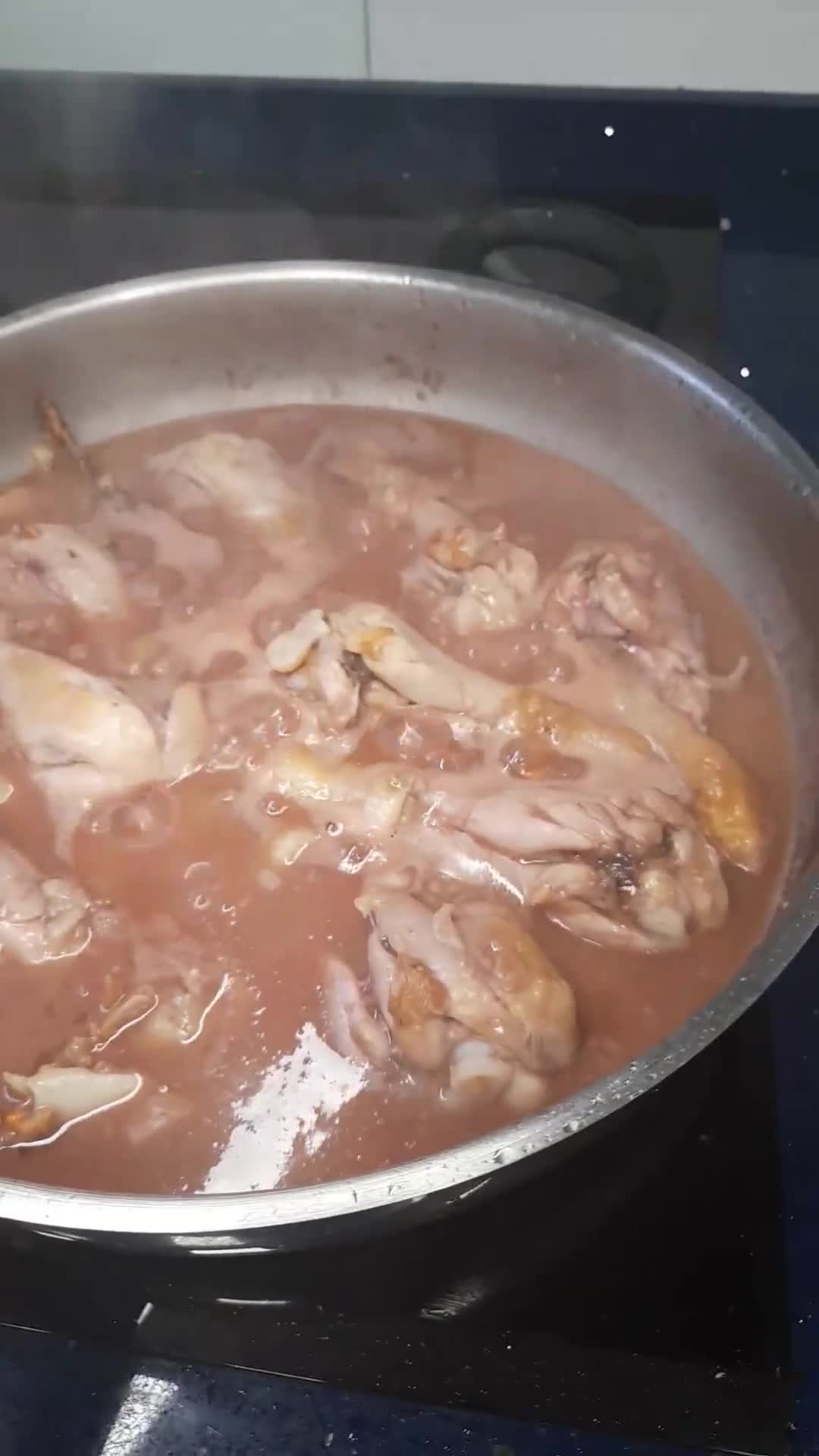 Foto del paso 6 de la receta: Muslos de pollo al ajillo