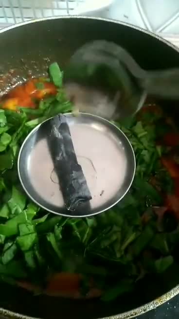 आलू पालक की सब्जी रेसिपी चरण 3 फोटो