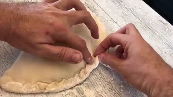 Foto del paso 12 de la receta: Pizza calzone de jamón york y queso