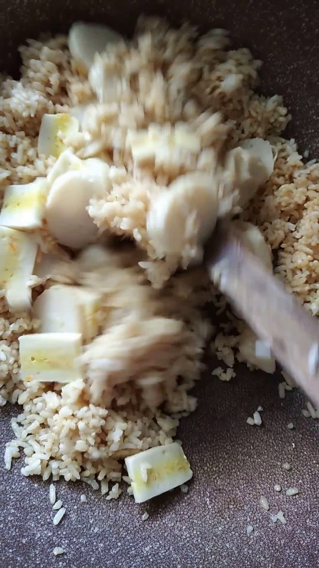 Foto langkah ke 2 dari resep Nasi goreng seafood.