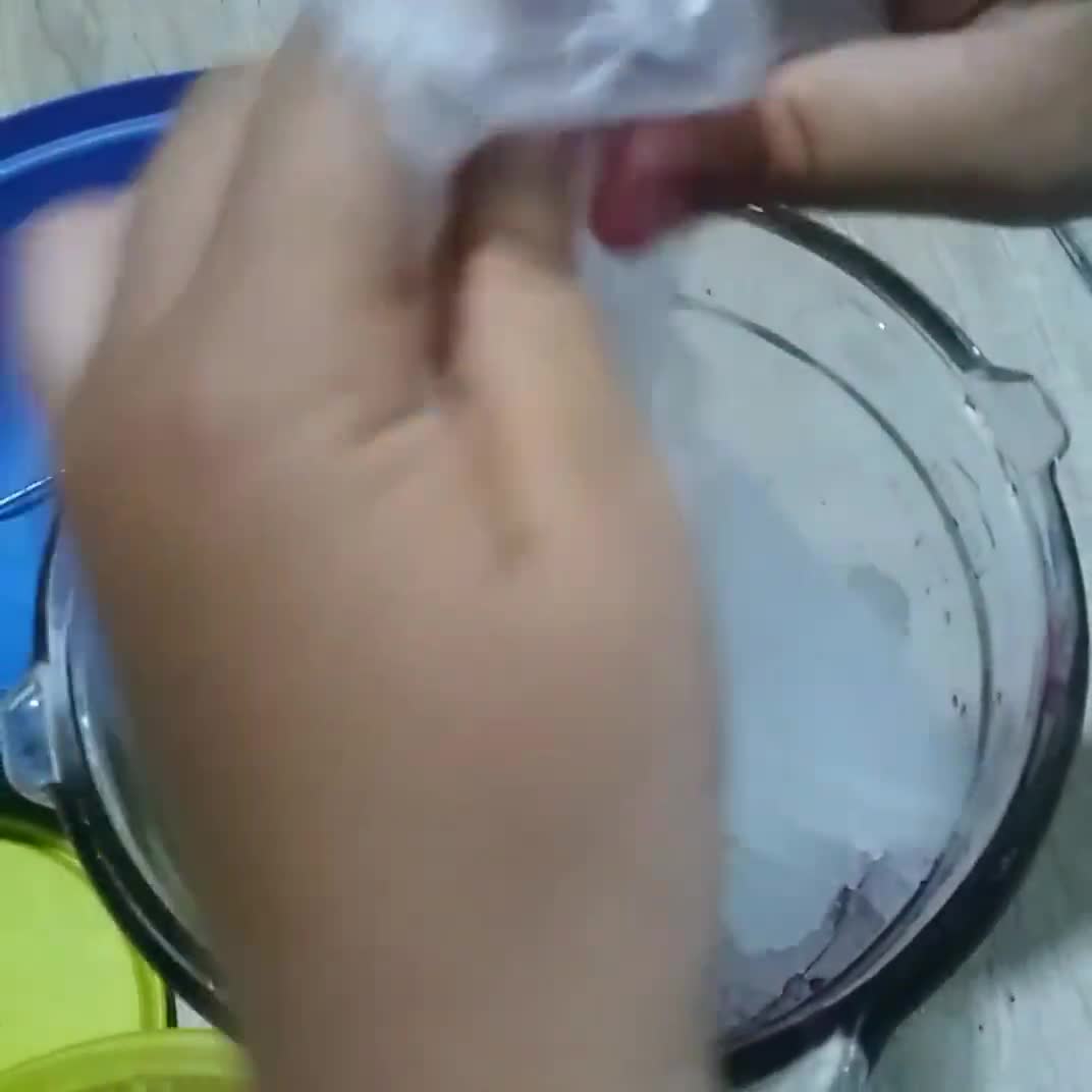 Foto langkah ke 2 dari resep Jus buah naga.