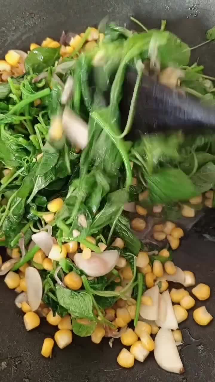 Foto langkah ke 3 dari resep Tumis Bayam Ala Popeye.