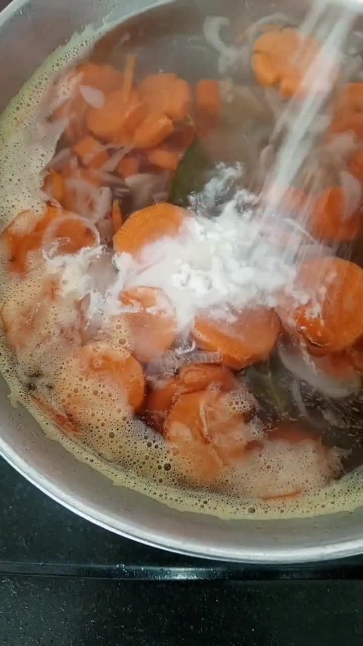 Foto langkah ke 3 dari resep Bobor Bayam Wortel.