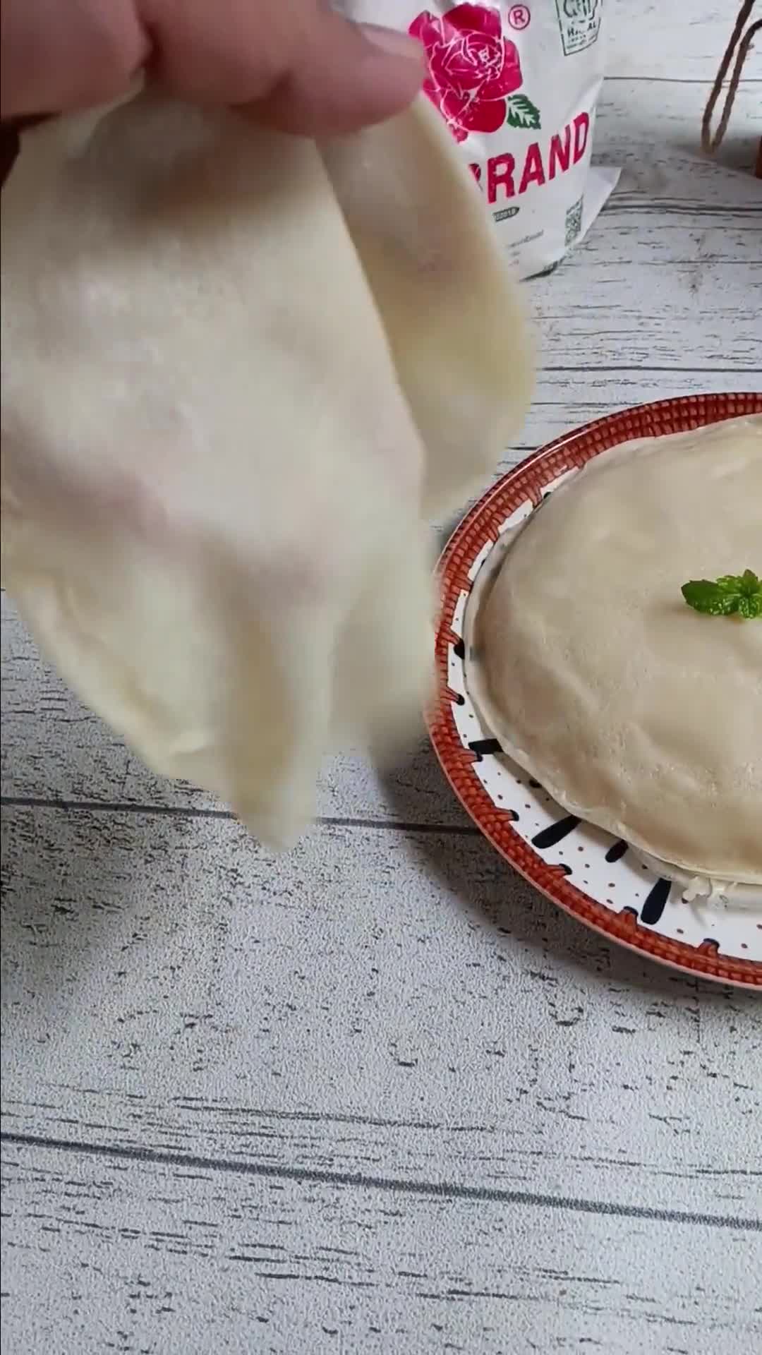 Foto langkah ke 5 dari resep Kulit risoles lembut elastis.